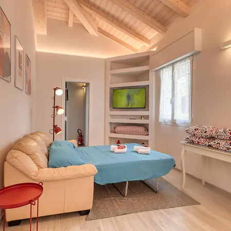 Casa Del Geco - Happy * San Remo