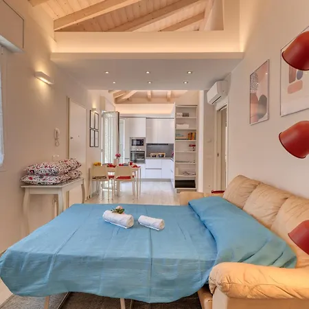 Casa Del Geco With Terrace And Parking - Happy Apartment