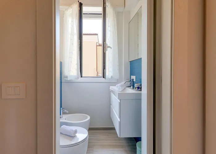 Casa Del Geco - Happy