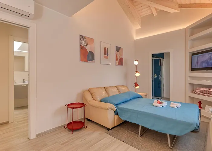 Casa Del Geco - Happy *