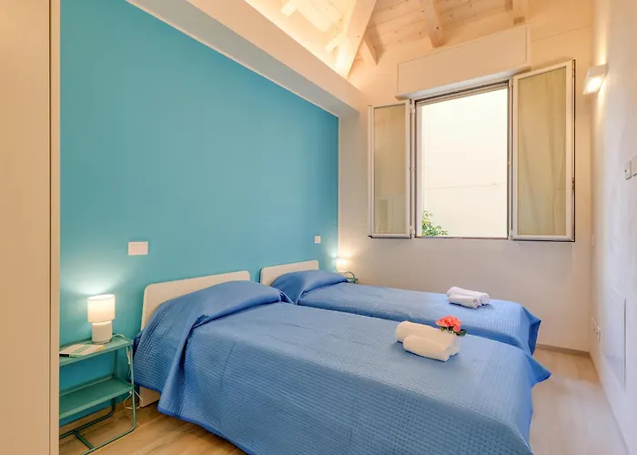 Casa Del Geco - Happy *